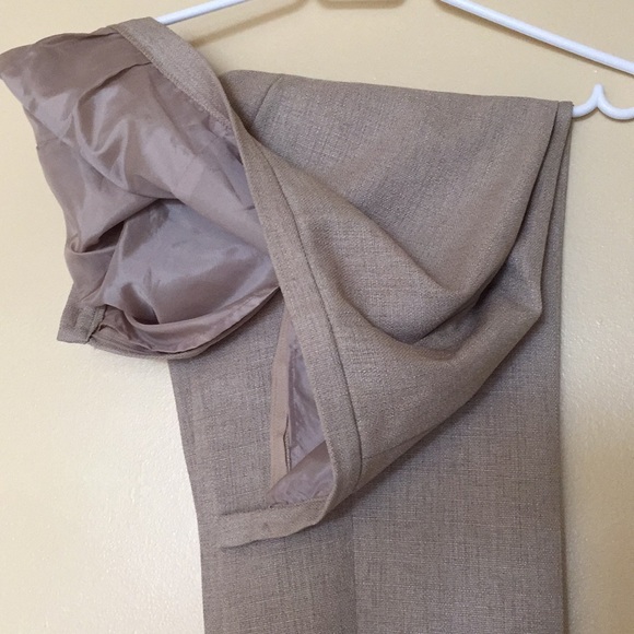 Two-piece pant suit. Short sleeves. Lined. - Picture 3 of 4